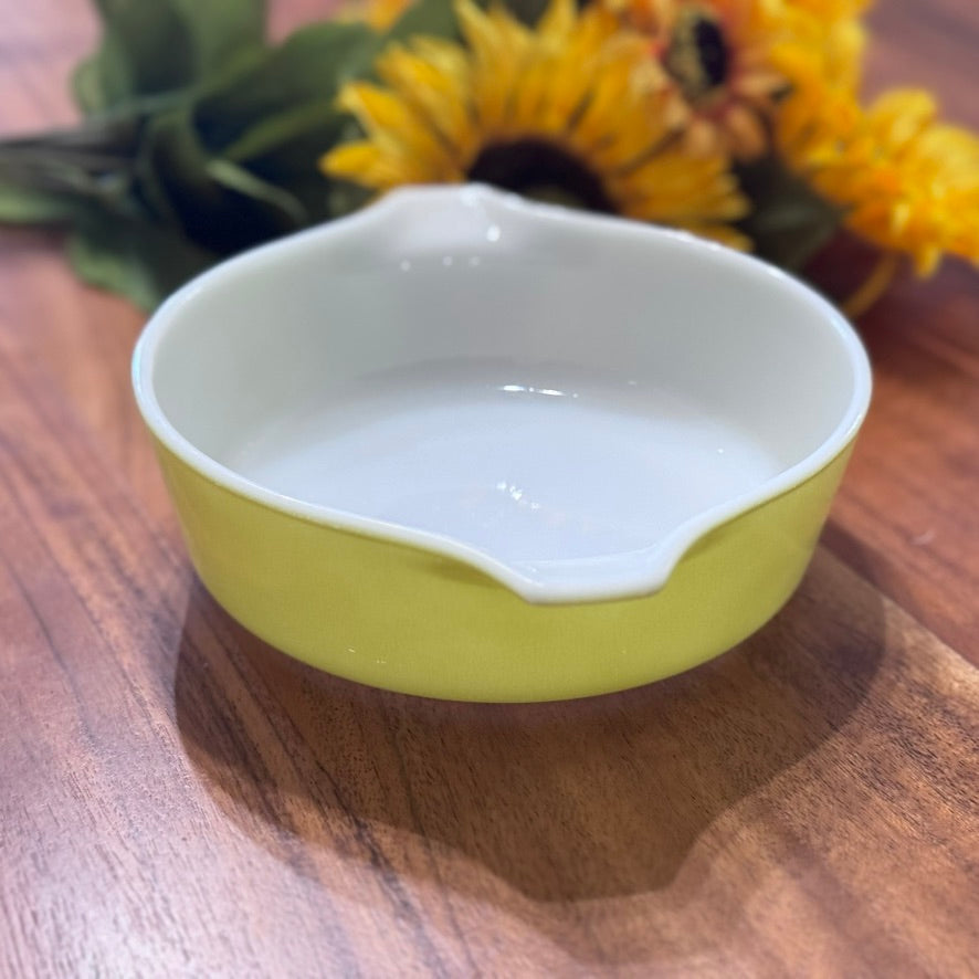 Yellow Pyrex 471 Round Casserole Dish