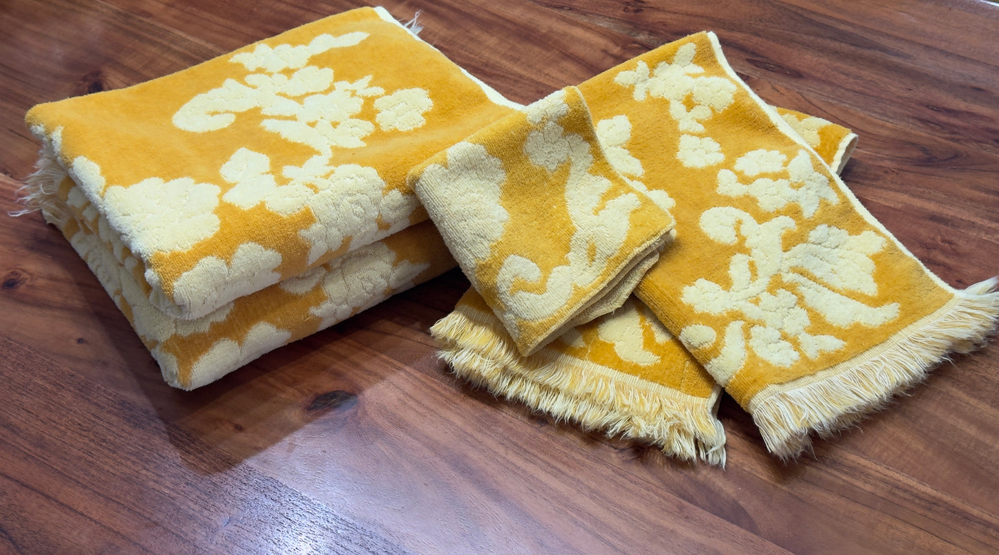 Vintage Yellow/Gold Floral Style House & Cannon Mills Bath Set
