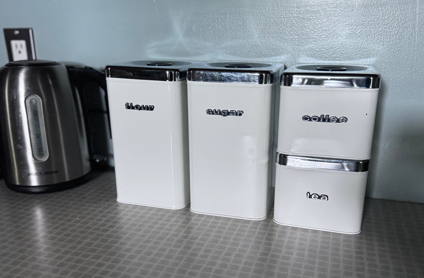 The Queen Line White Canister Set