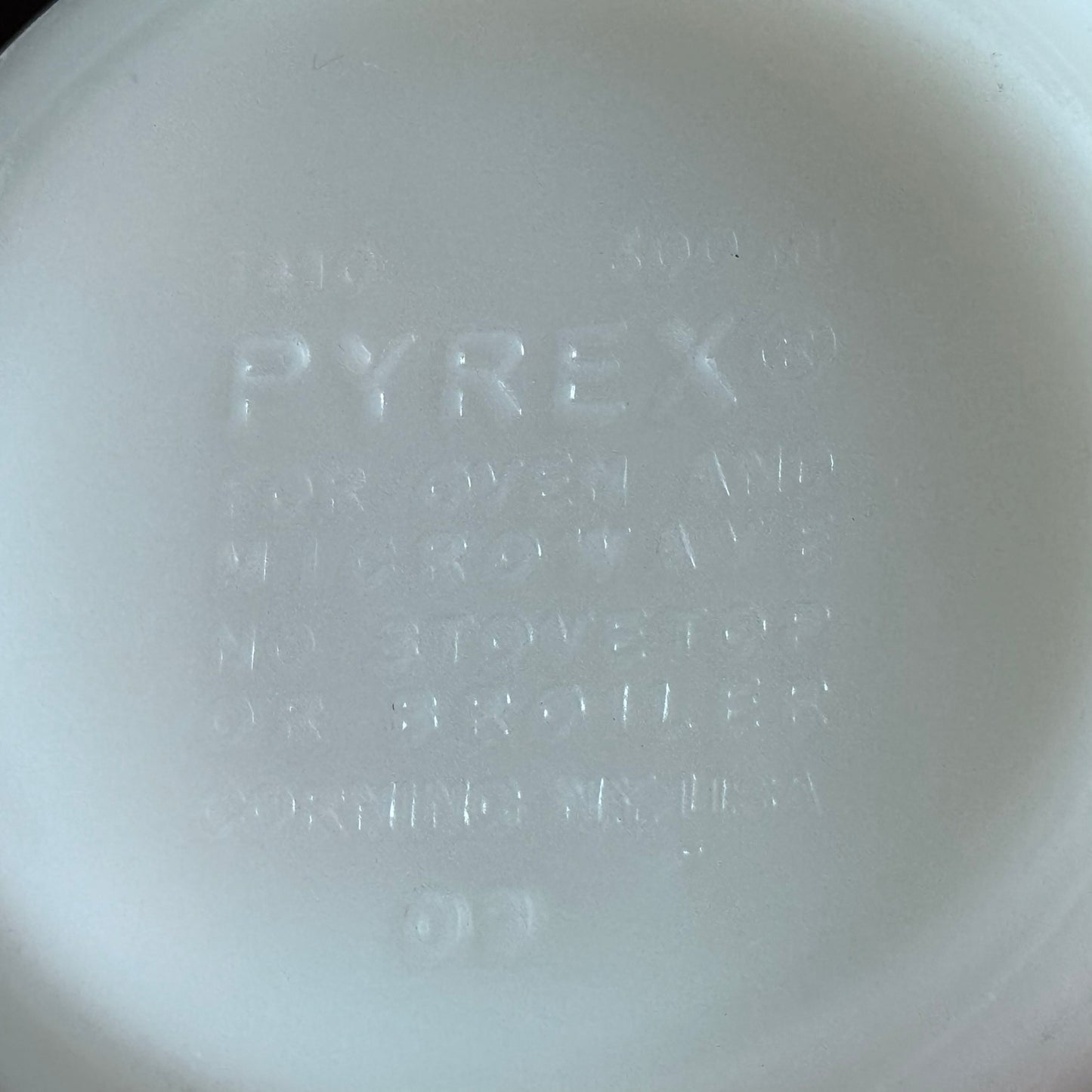 Pyrex 1410 Butterfly Gold D Handle Coffee Mugs