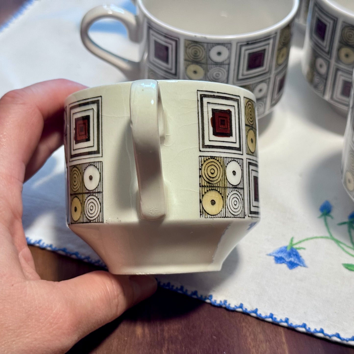 Broadhurst Kathie Winkle 'Rushstone' Mugs