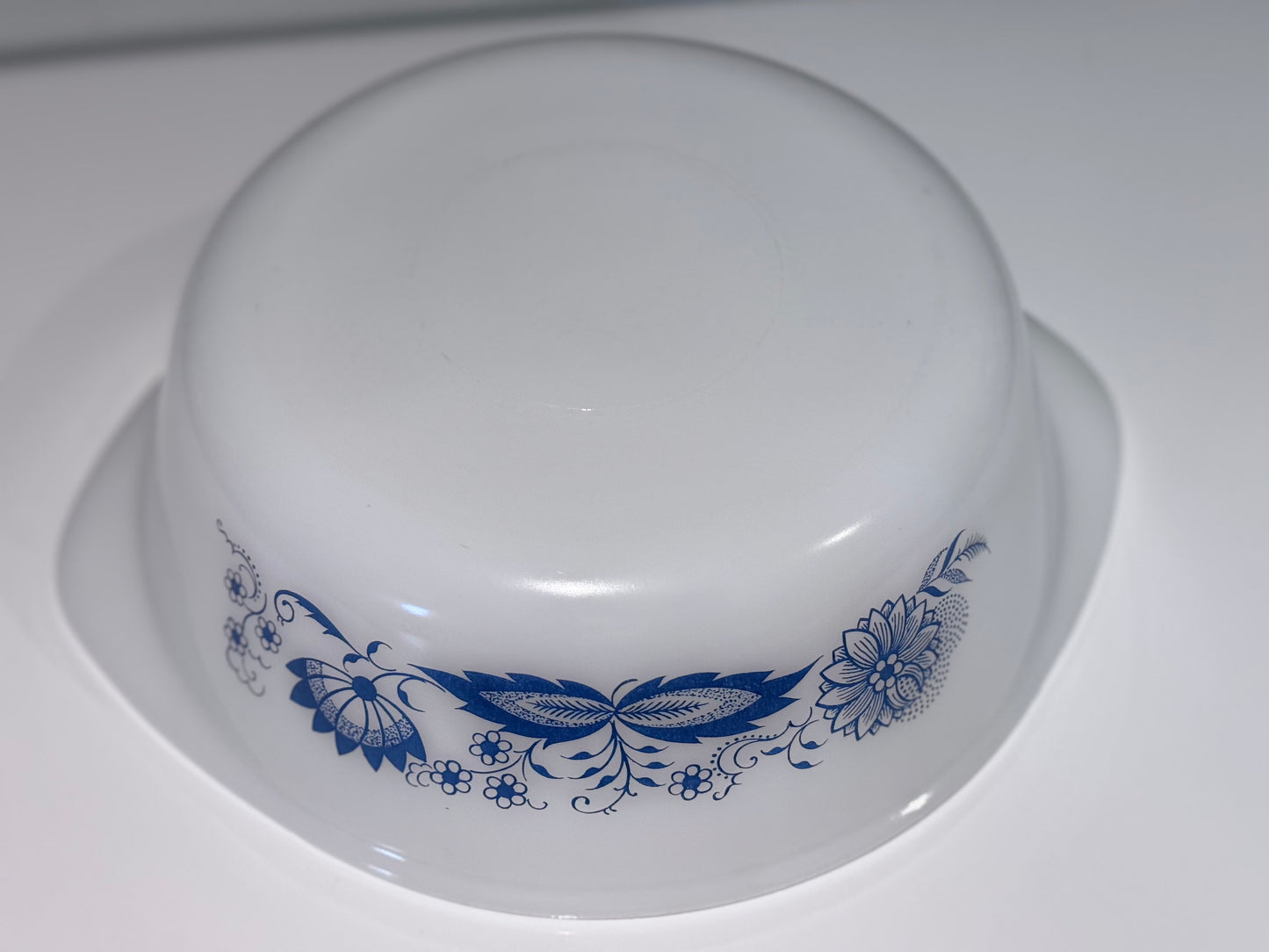 Glasbake 'Old Town Blue Onion' Casserole Dish