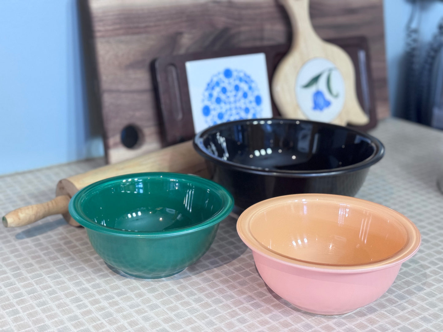Pyrex Pink/Peach Mixing Bowl with Clear Bottom #322