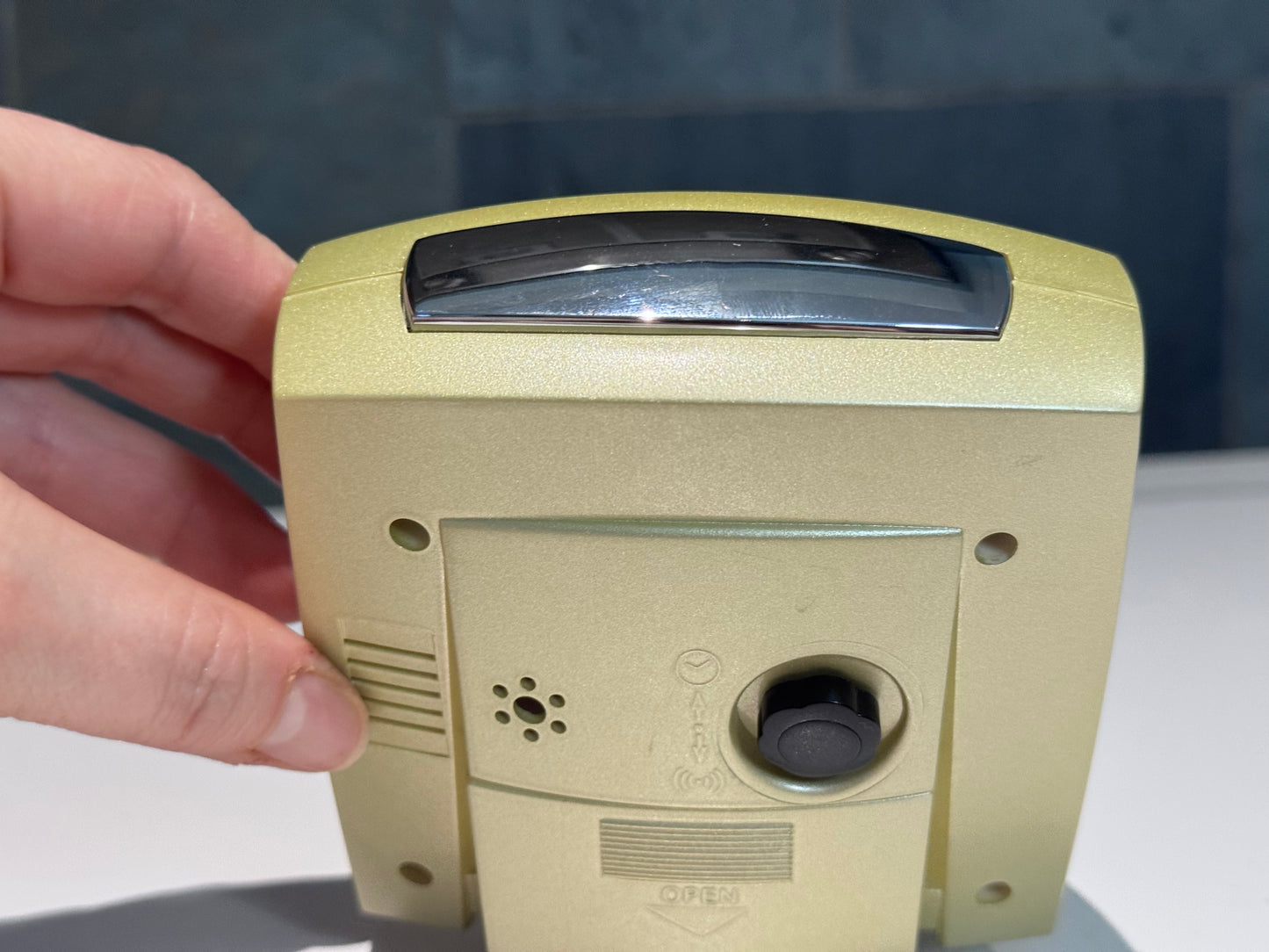 Quartz Osirock Battery Alarm Clock