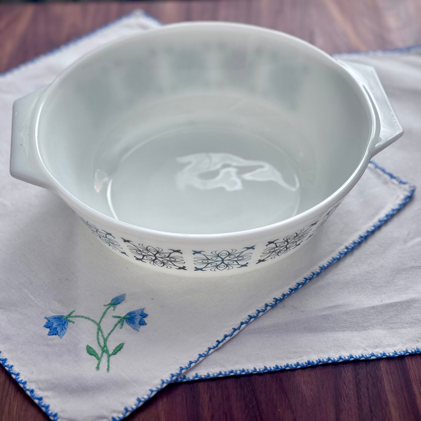 Medium Round JAJ 'Chelsea' Casserole Dish