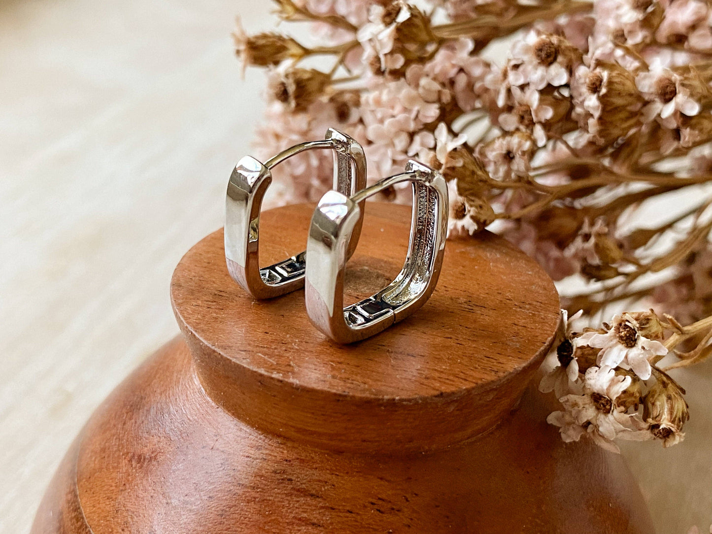 Reese Hoops: Gold