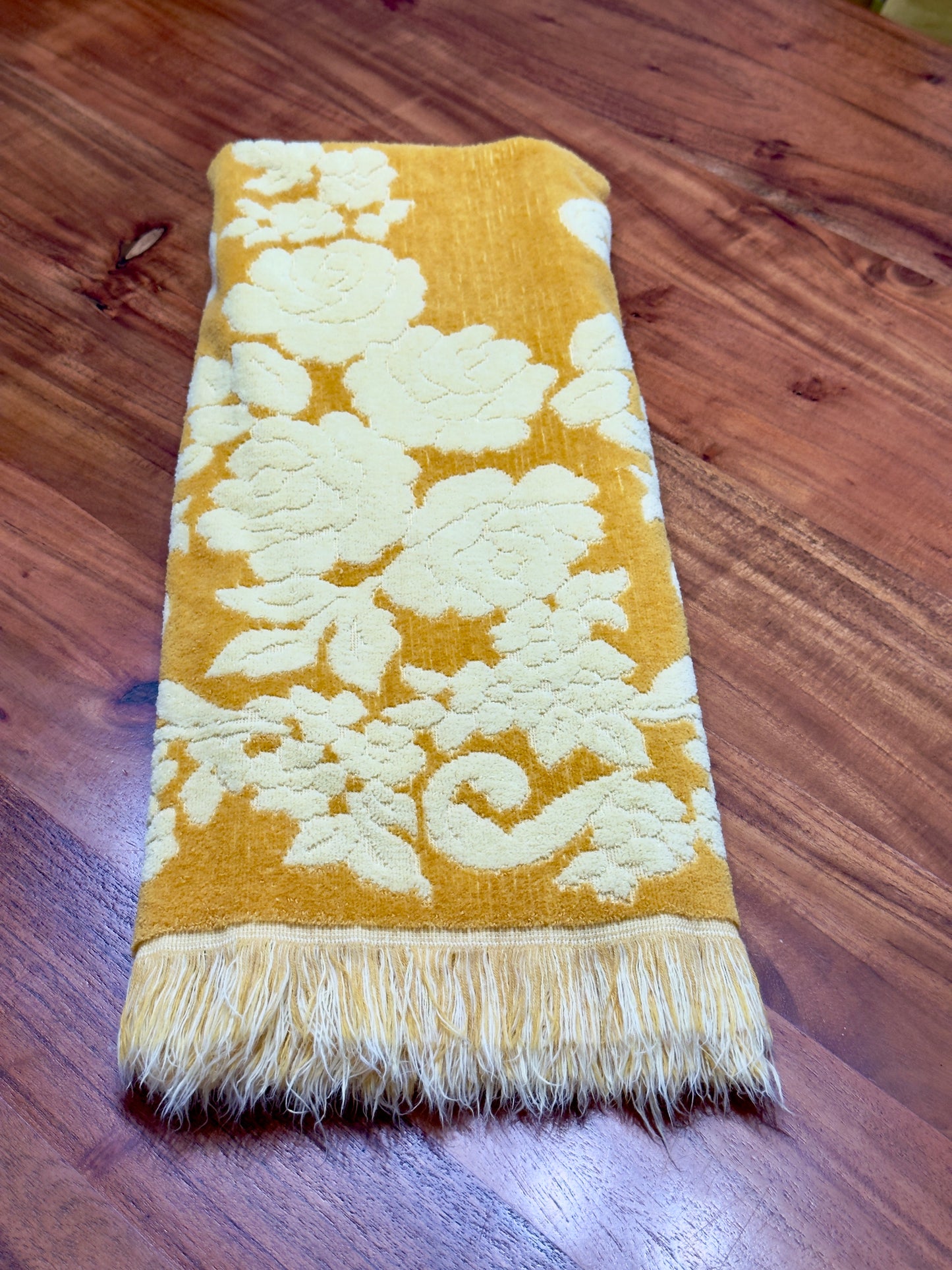 Vintage Yellow/Gold Floral Style House & Cannon Mills Bath Set