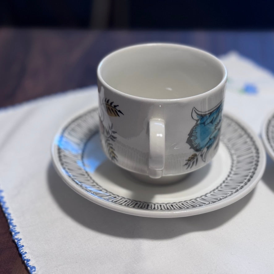 Broadhurst Kathie Winkle Creamer/Milk Cup and Cups/Saucers