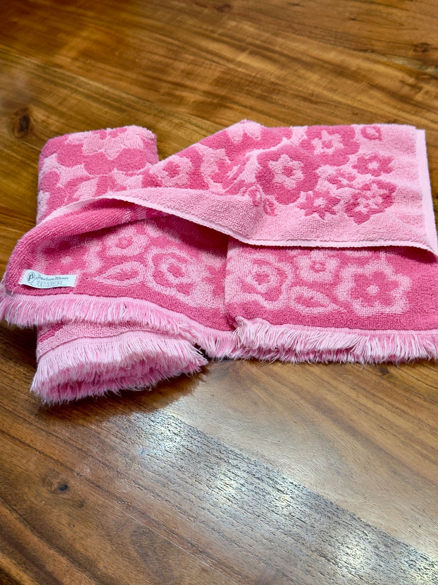 Pink Floral Fashion Manor Hand Towels
