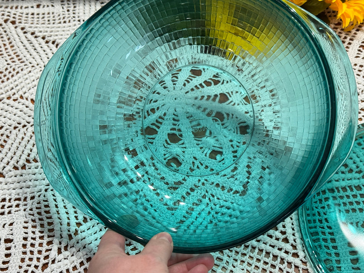 Pyrex Peacock Teal Basketweave 2 QT Lidded Casserole Dish