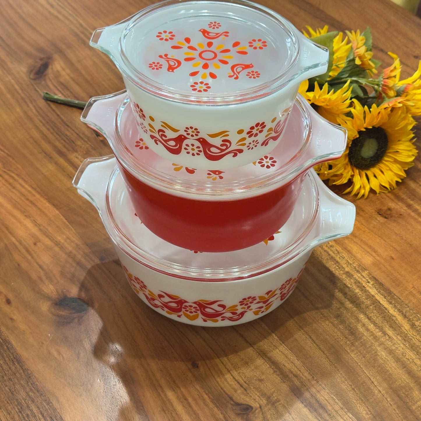 PYREX 'Friendship' 3 Piece Round Casserole With Lids