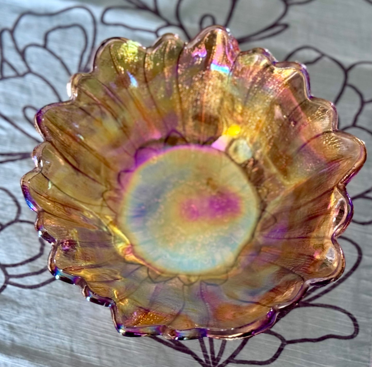 Indiana Glass Co. Carnival Glass Sunflower Marigold Bowl