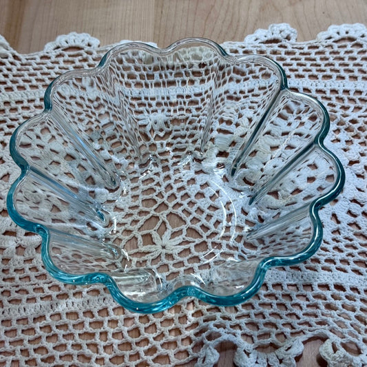 Pyrex Glass Ruffled/Fluted Bowl/Brioche Pan