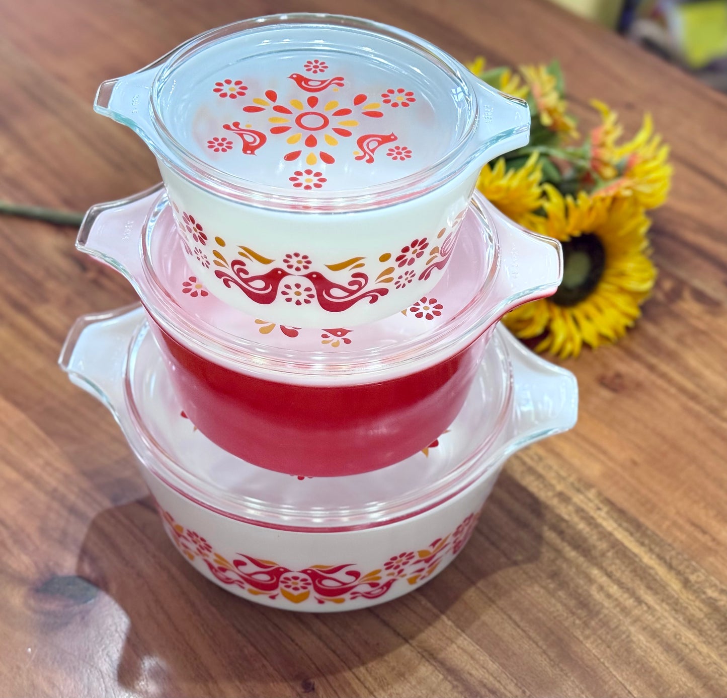 PYREX 'Friendship' 3 Piece Round Casserole With Lids