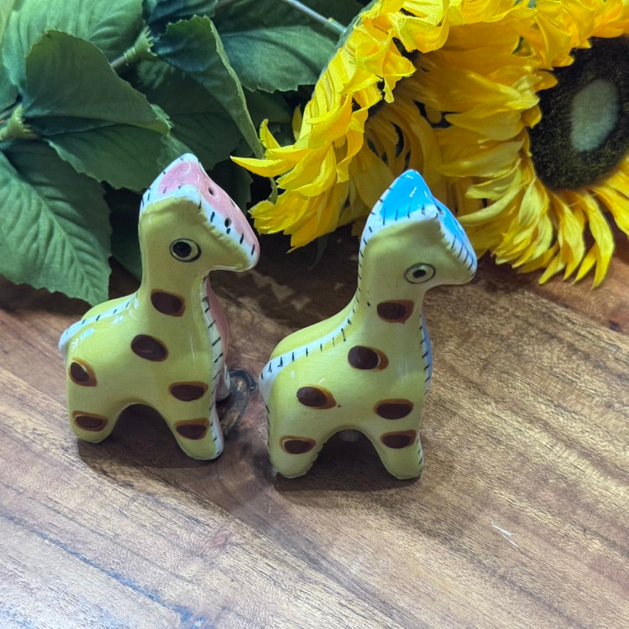 Vintage Stuffed Giraffe Ceramic Napco Made In Japan Shakers