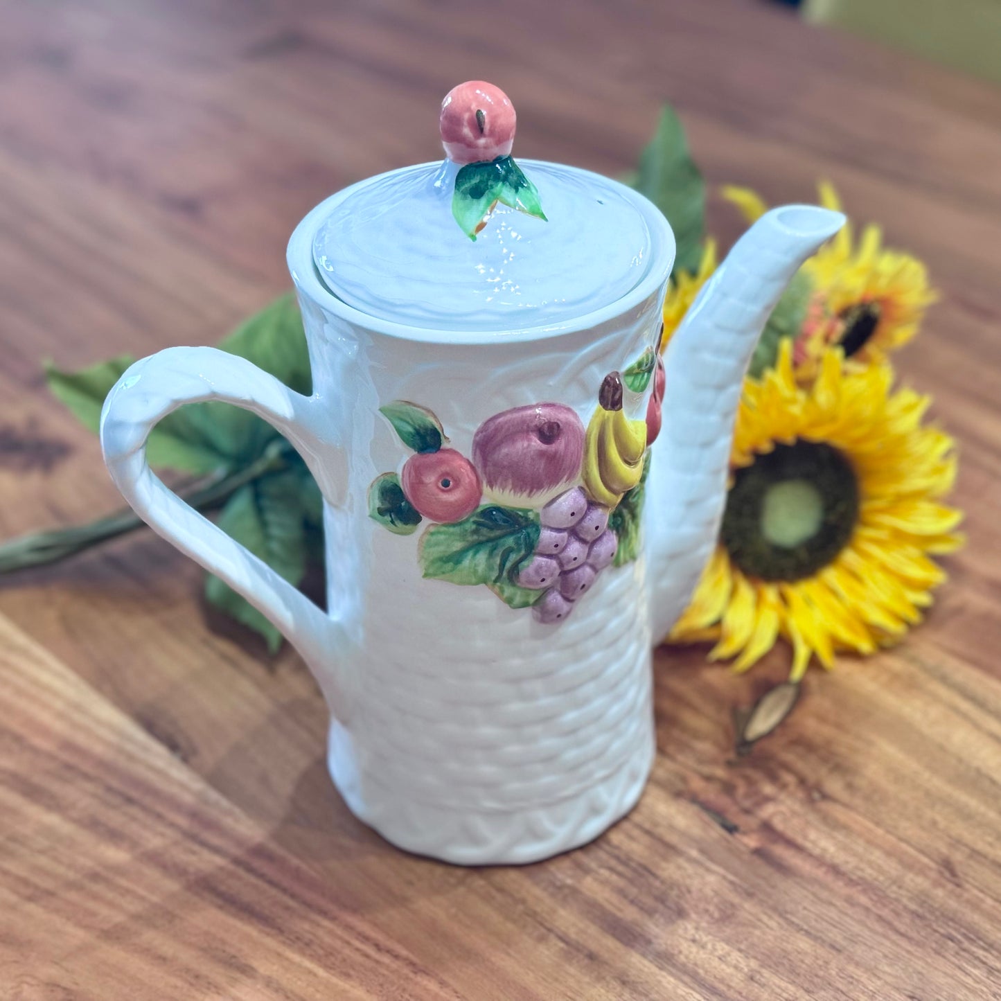 Farmhouse White Basketweave Fruit Teapot