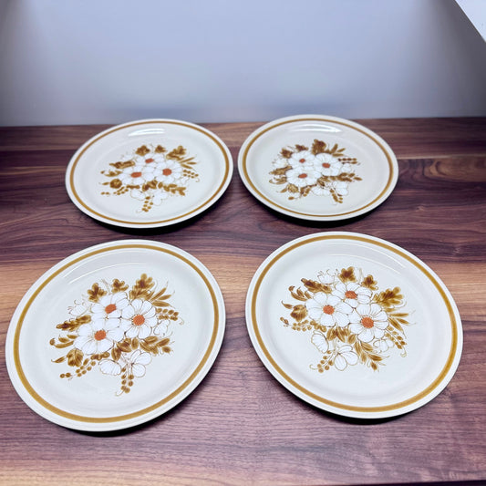 Mountain Wood 'Dried Flowers' Stoneware Plates