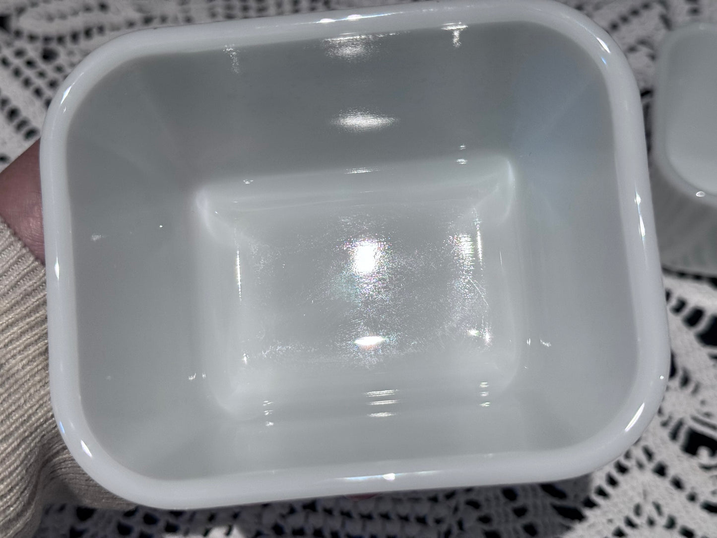 PYREX 501-B 'Snowflake Blue Garland' Refrigerator Dish