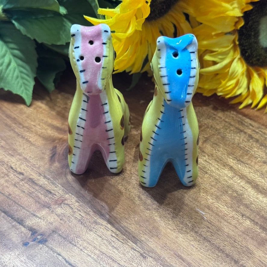 Vintage Stuffed Giraffe Ceramic Napco Made In Japan Shakers