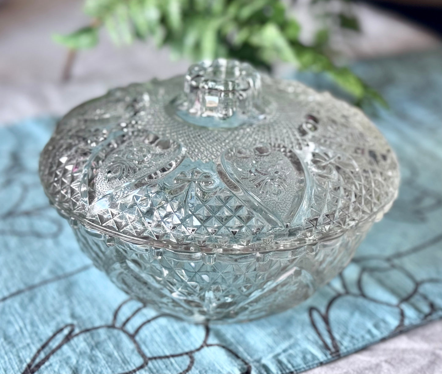 Large FNG Indodonesia Fleur De Lis Hearts with Roses Candy Dish