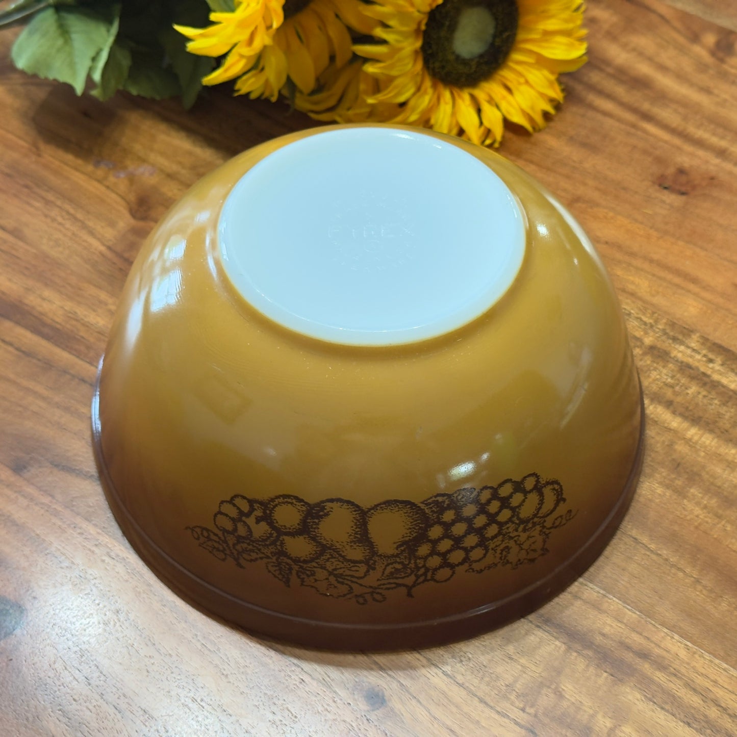 PYREX 403 Old Orchard Mixing Bowl