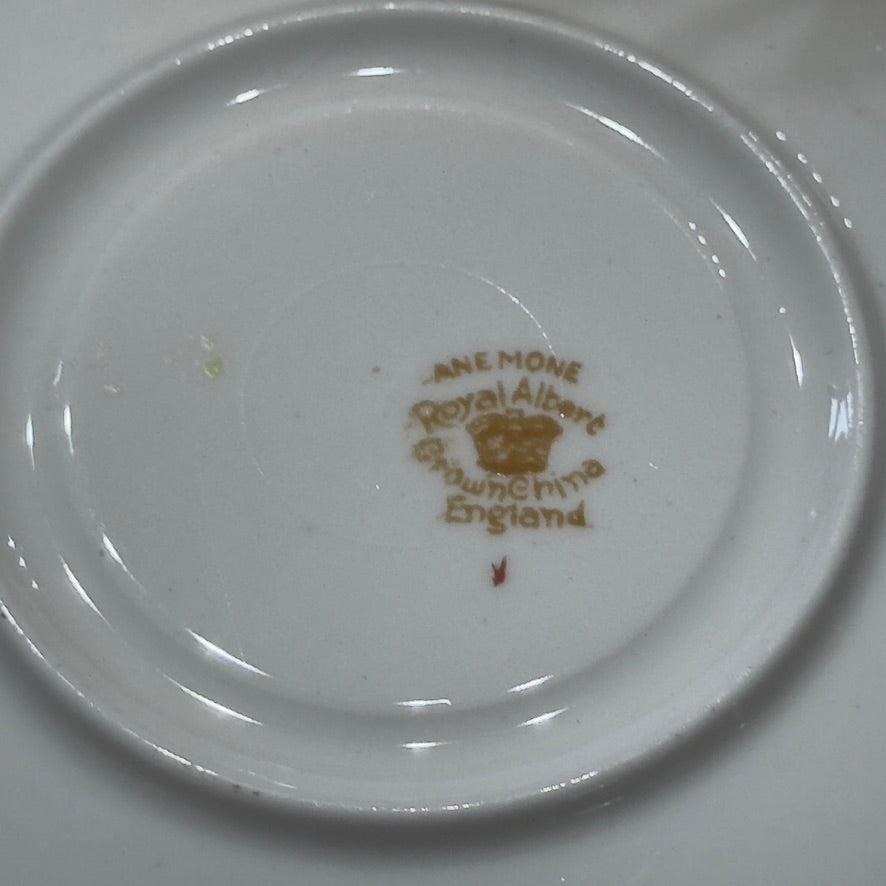 Royal Albert ANEMONE England Teacup & Saucer Set