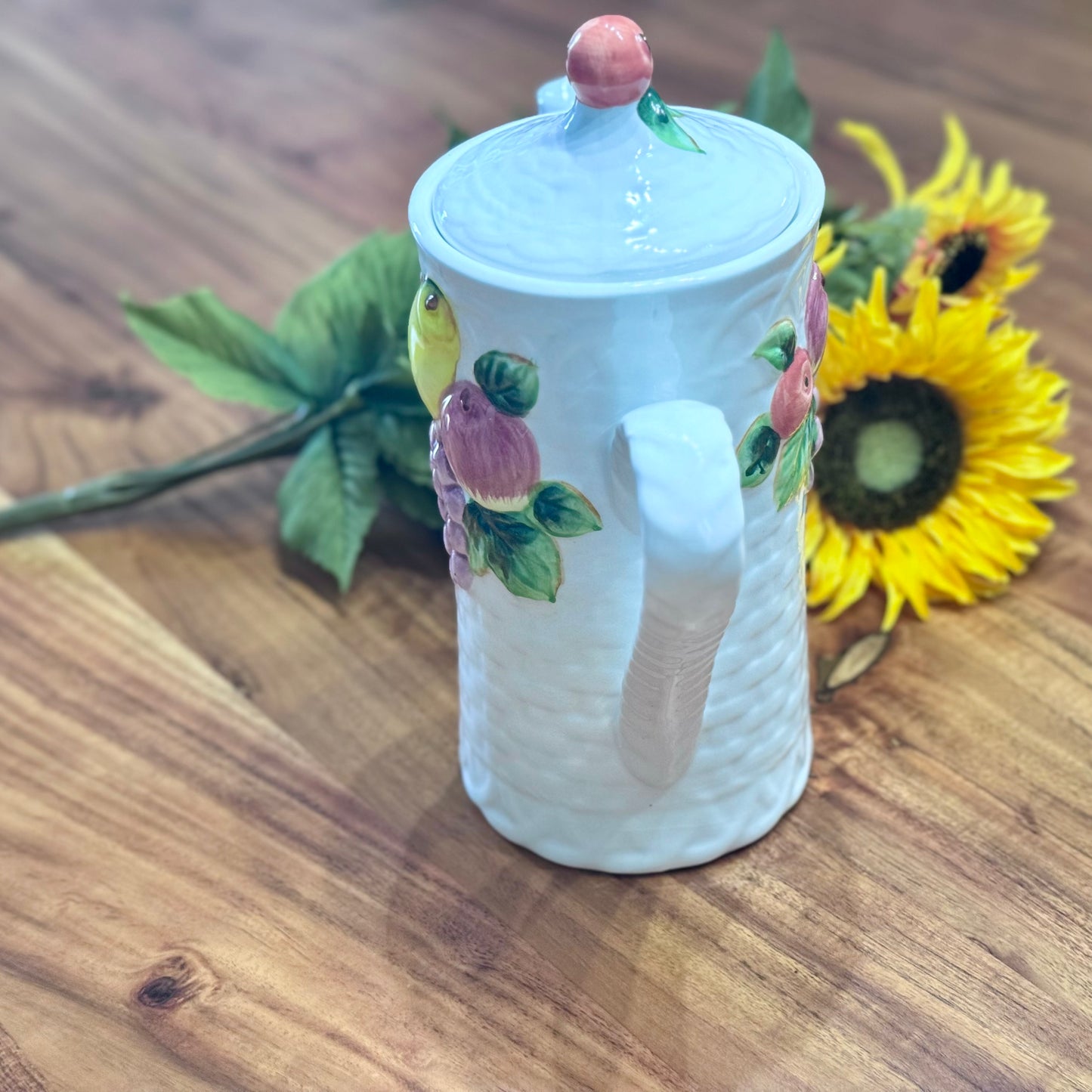 Farmhouse White Basketweave Fruit Teapot