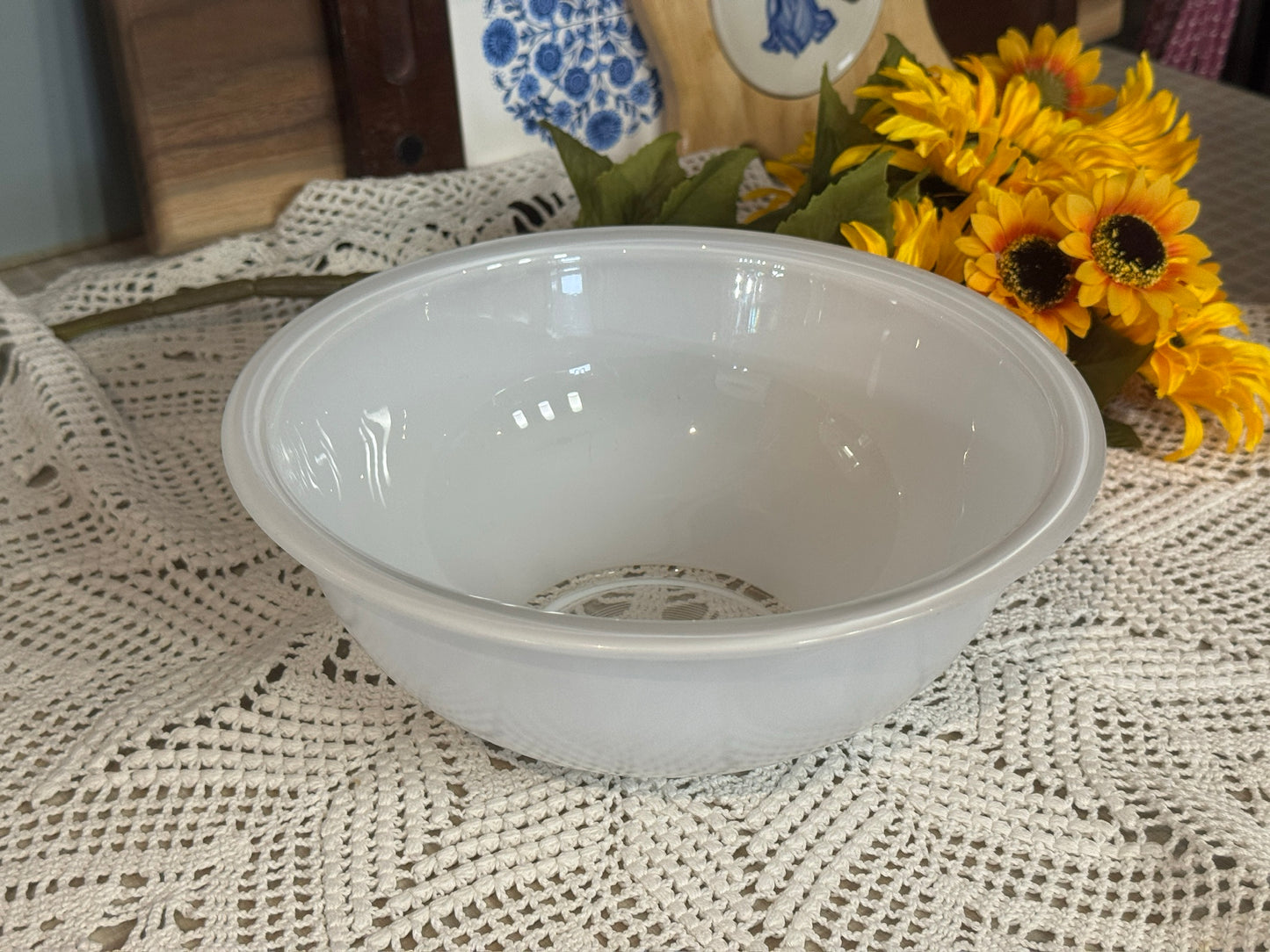PYREX 325 White Frosted Clear Glass Mixing Bowl