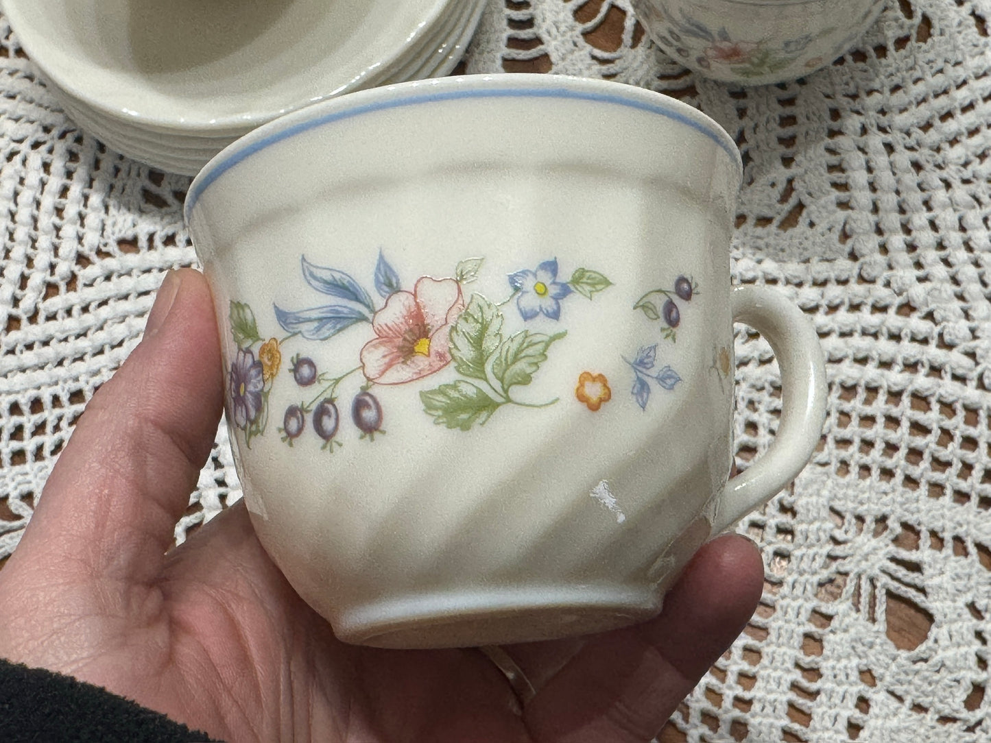 Arcopal France Victoria Floral Teacups & Saucers