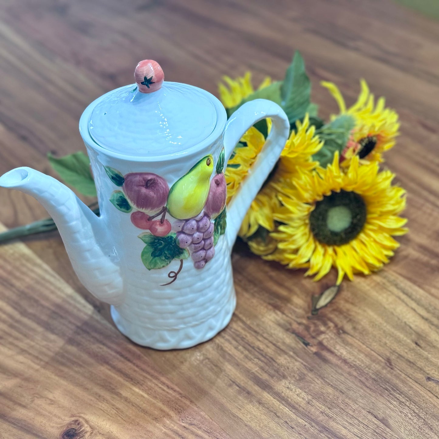 Farmhouse White Basketweave Fruit Teapot