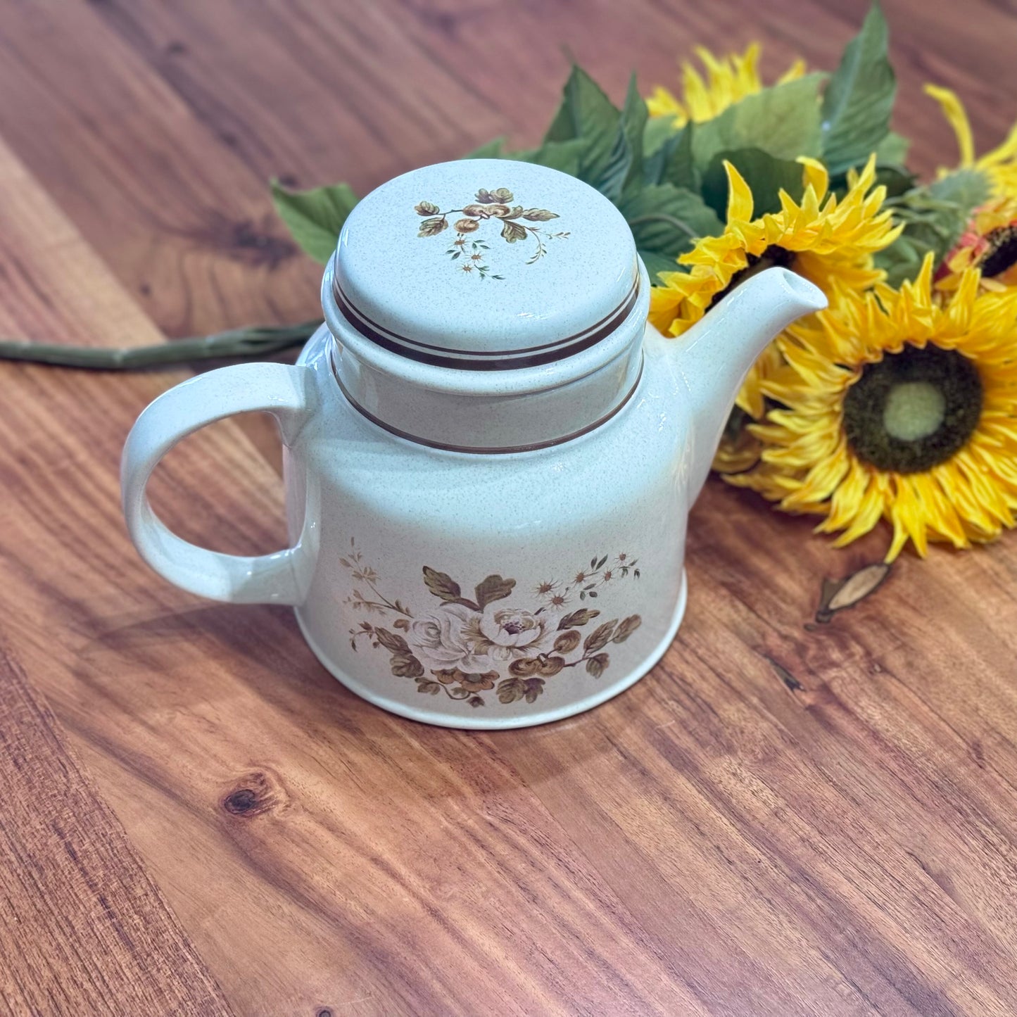 Royal Doulton "Ravel" L.S.1037 Teapot