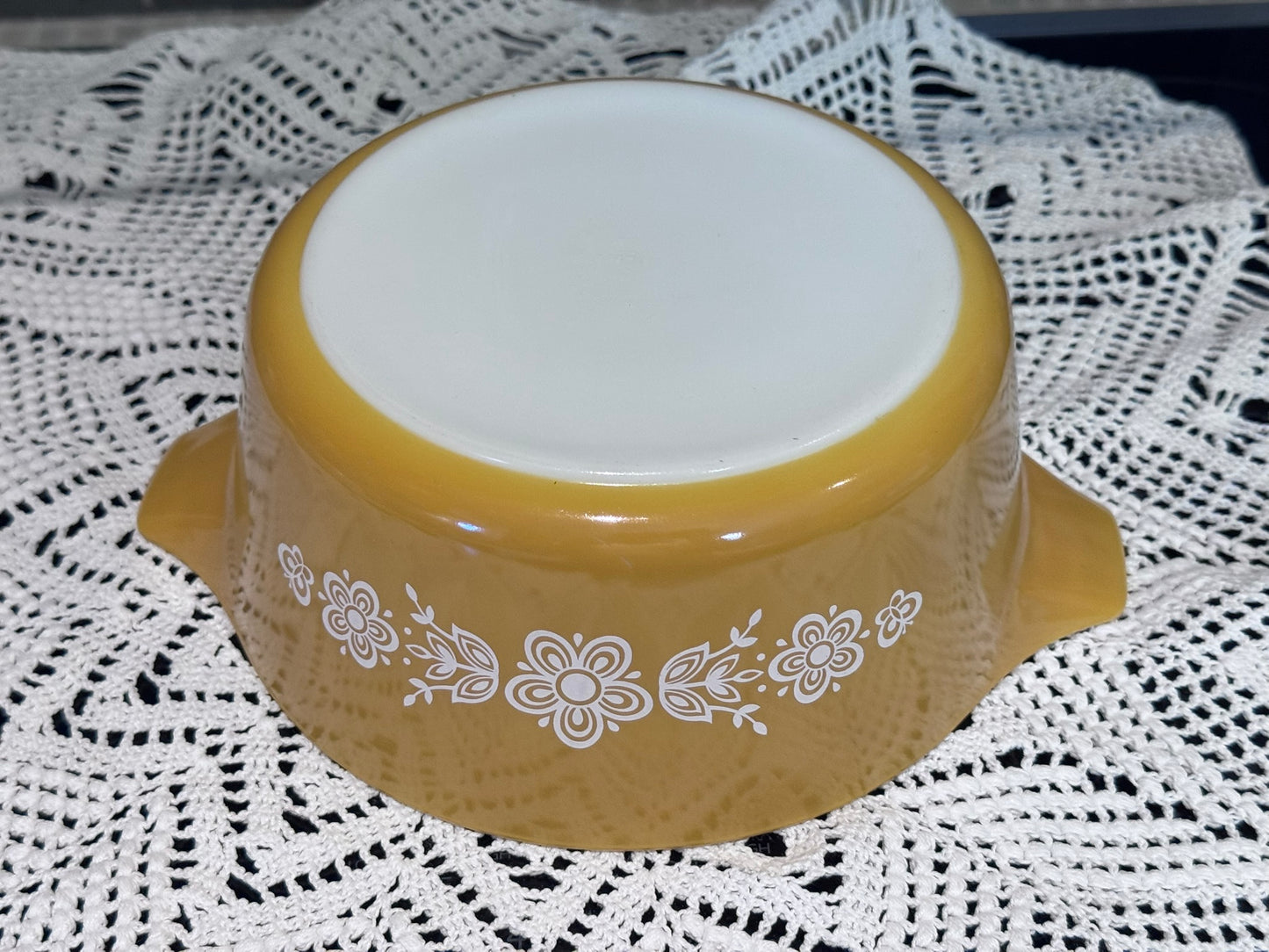 PYREX 'Butterfly Gold' 2 1/2 QT Casserole Dish