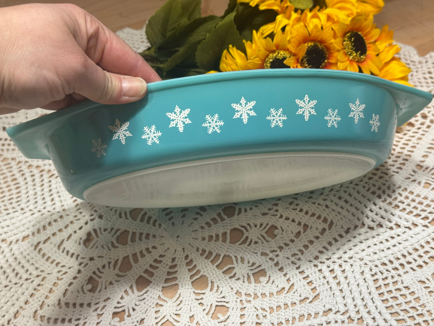 PYREX 'Snowflake' Gaiety JAJ Divided Casserole Dish