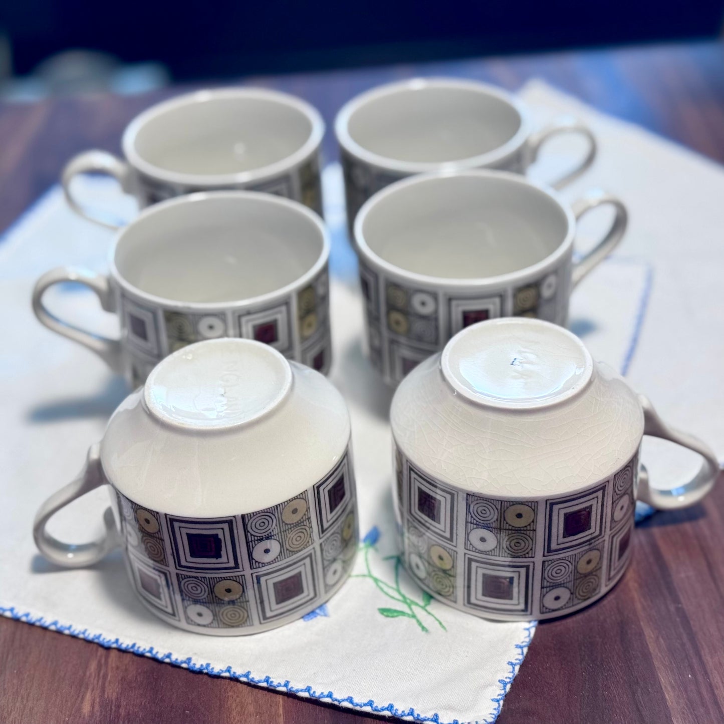 Broadhurst Kathie Winkle 'Rushstone' Mugs