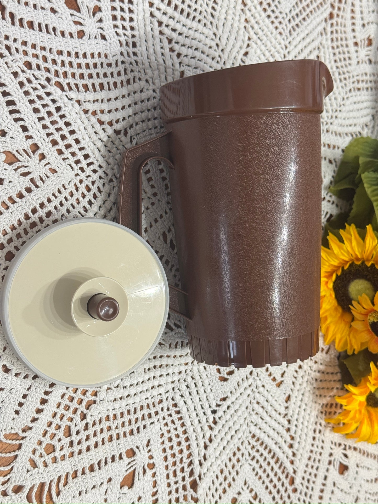 Tupperware 874-7 Brown Jug/Pitcher