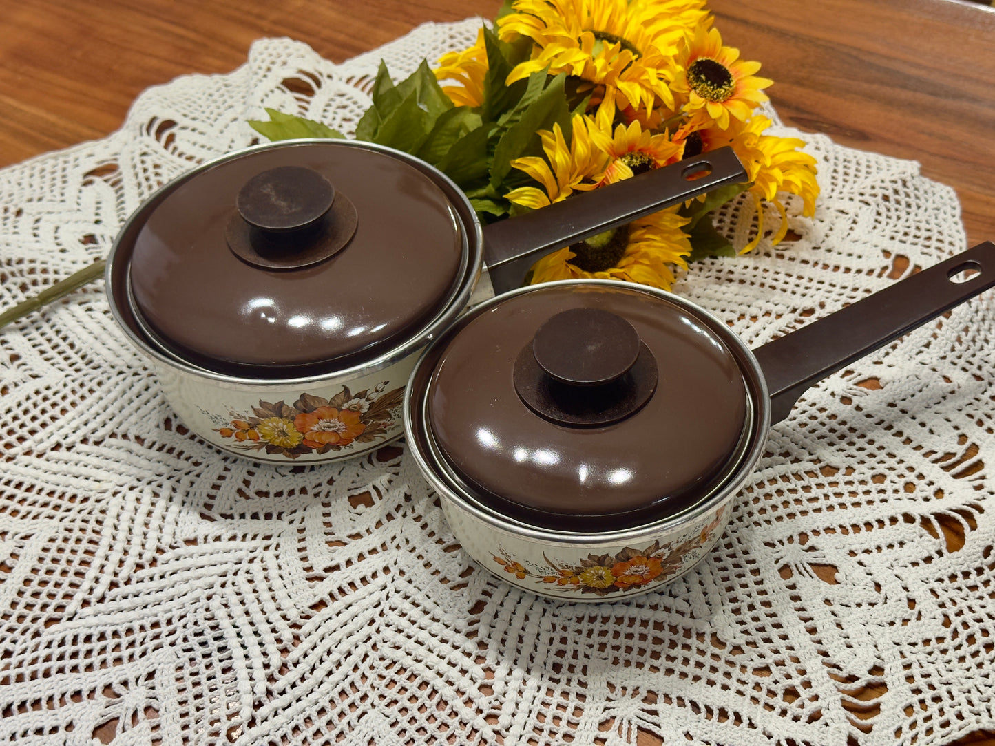 Vintage Floral Enamel Pot Set