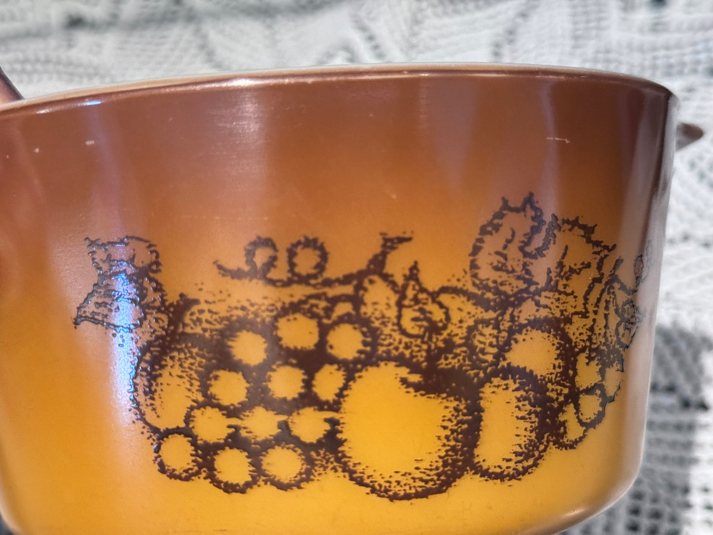 PYREX 'Old Orchard' 473 - 1 QT Casserole Dish