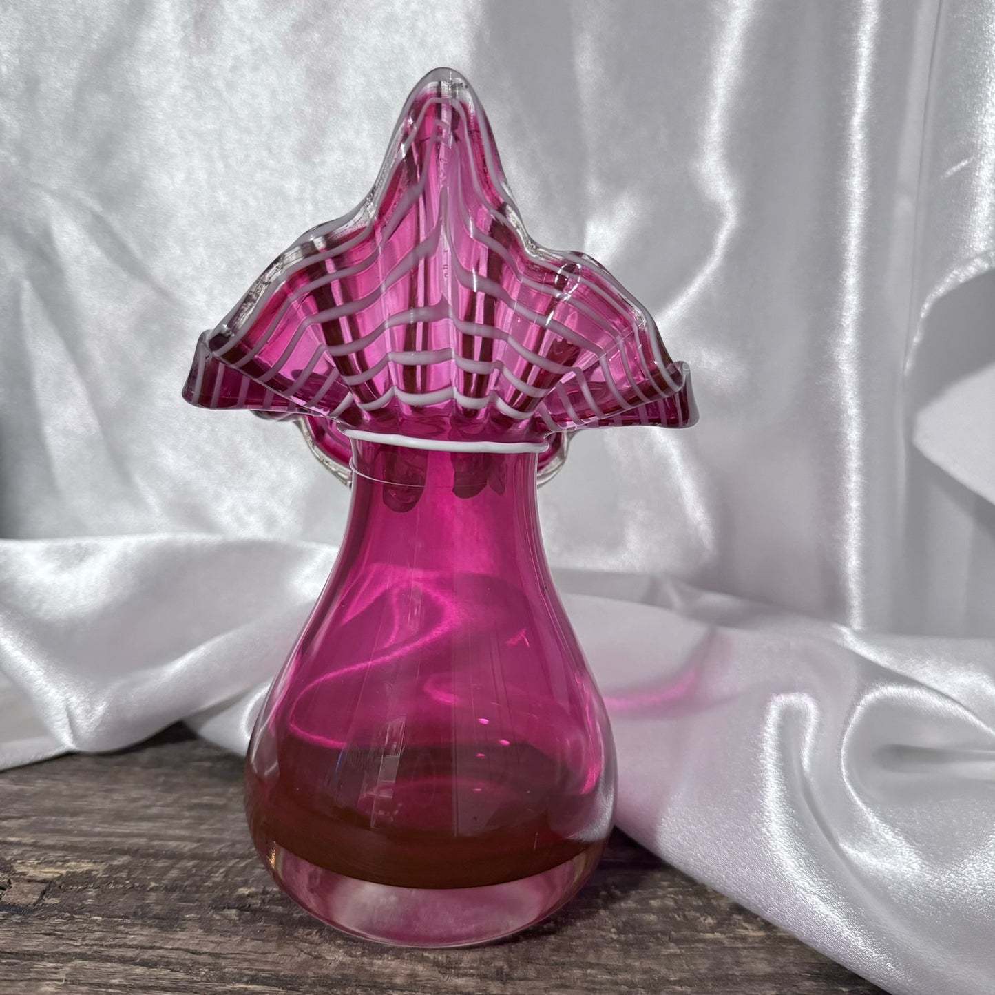 Fenton Tulip Cranberry Jack In The Pulpit Vase