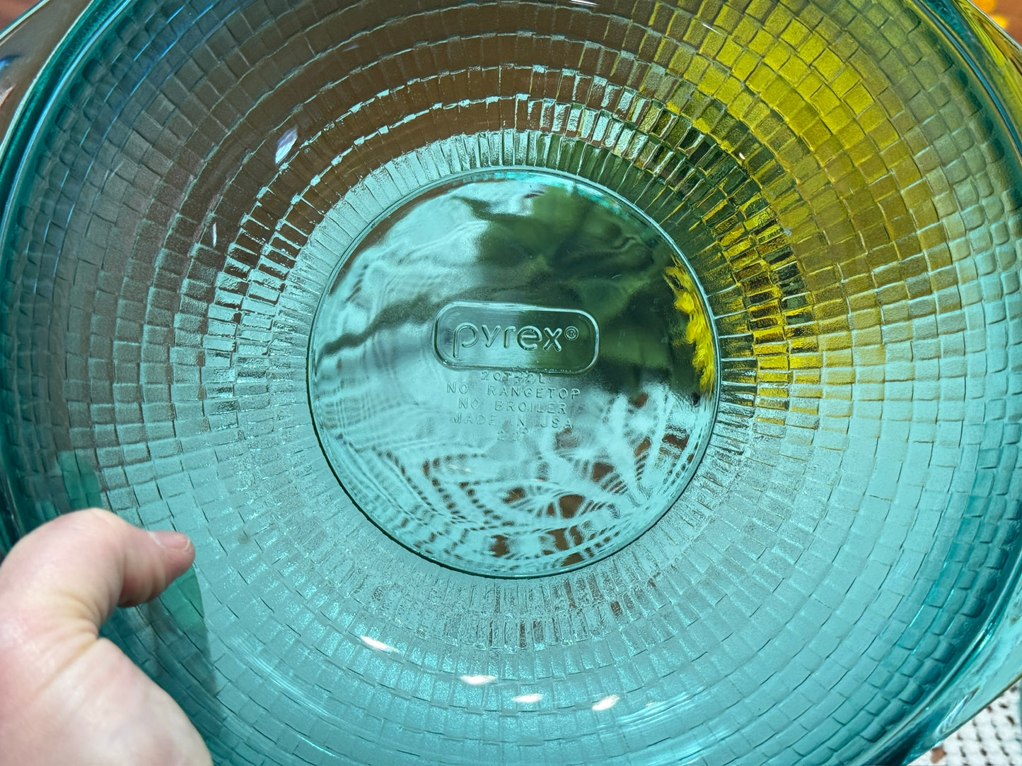 Pyrex Peacock Teal Basketweave 2 QT Lidded Casserole Dish