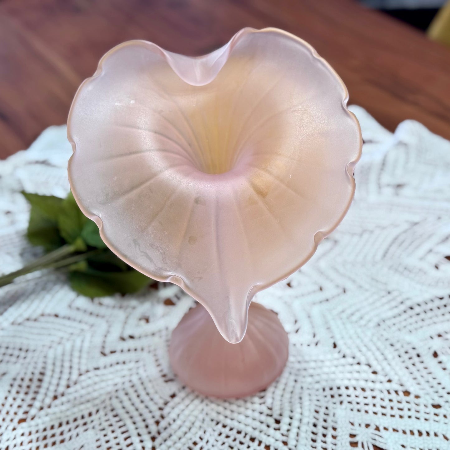 Vintage Frosted Pink Jack-in-the-Pulpit Vase
