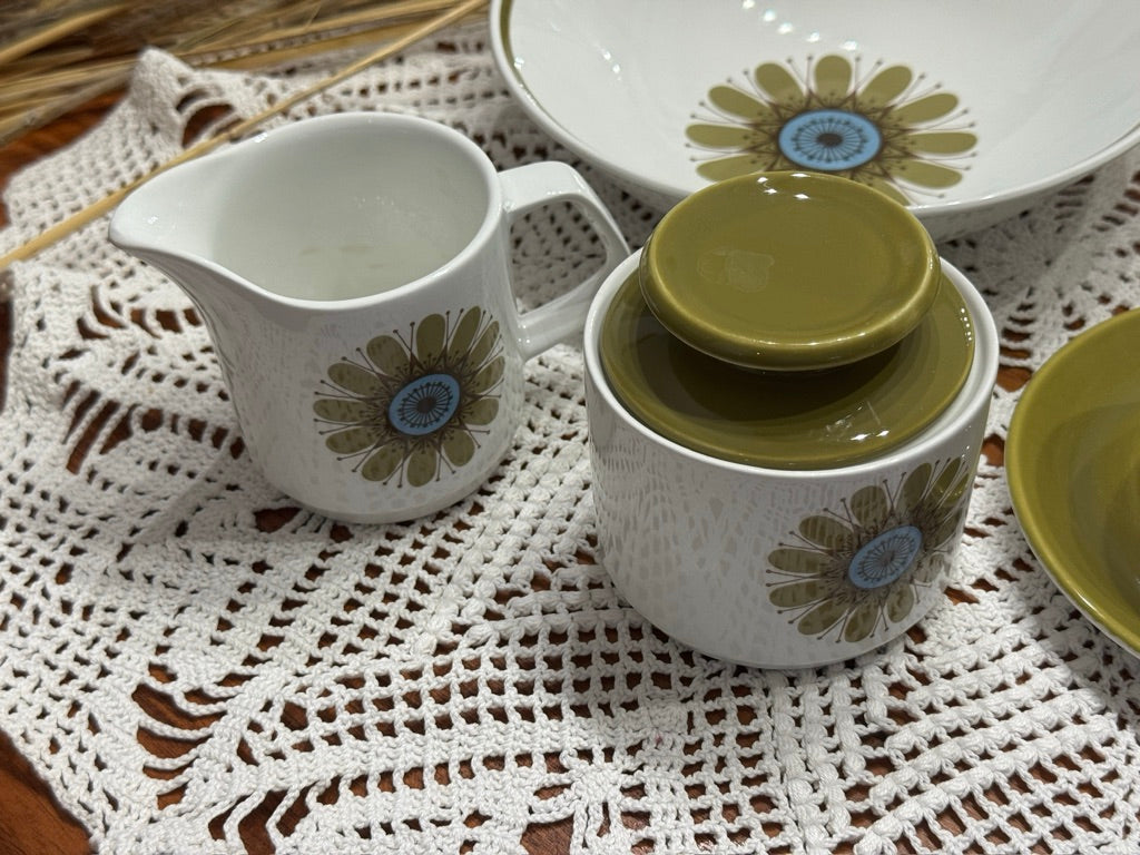 J G Meakin 'Galaxy' Tableware Set