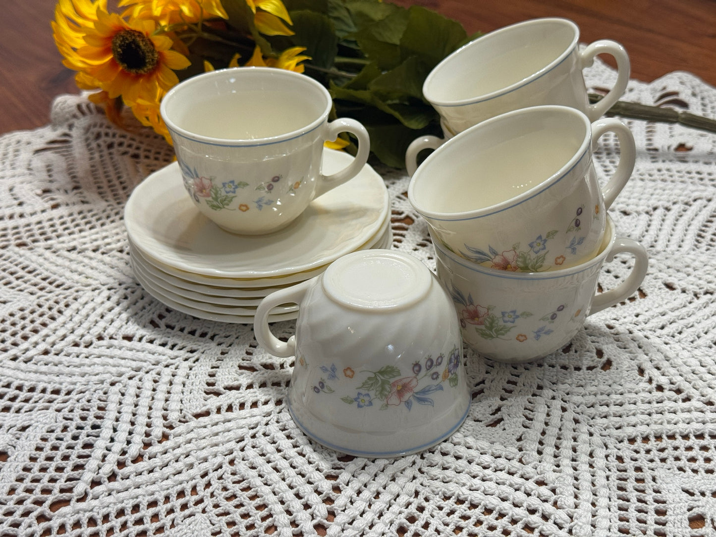 Arcopal France Victoria Floral Teacups & Saucers