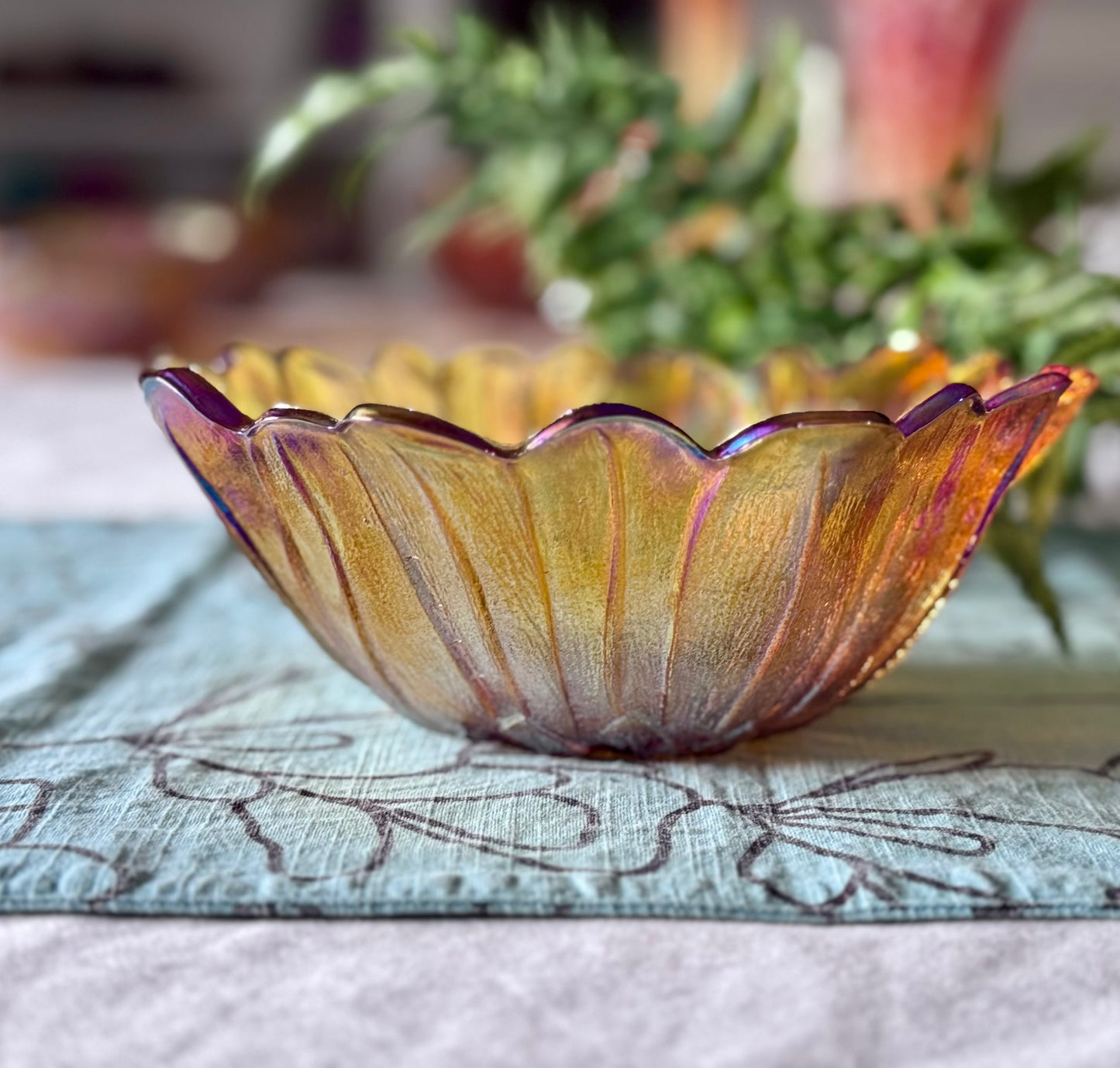 Indiana Glass Co. Carnival Glass Sunflower Marigold Bowl