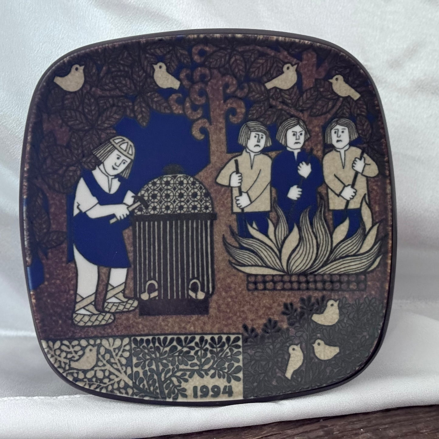 Raija Uosikkinen 1994 Wall Plate