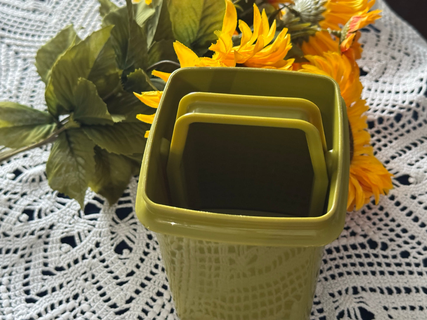 Tupperware Olive Green Pickle Keeper 1330-6