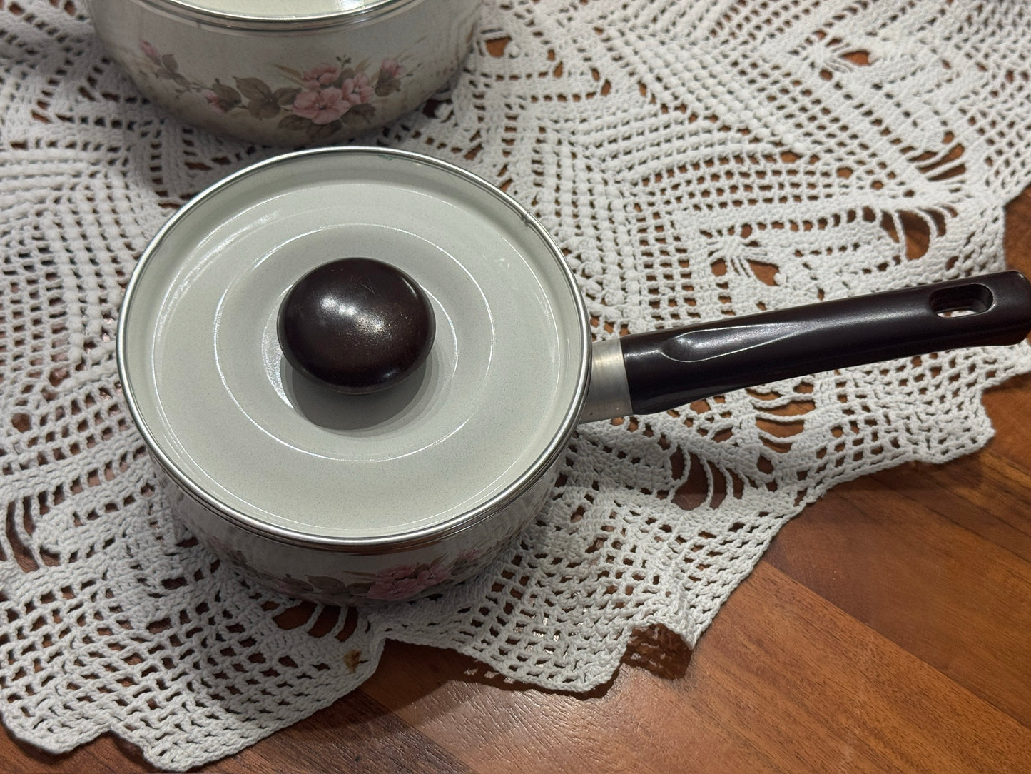 Vintage Pink Floral on Cream/Brown Enamel Saucepan Set