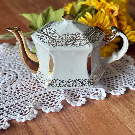 WOOD & SONS White & Gold Teapot