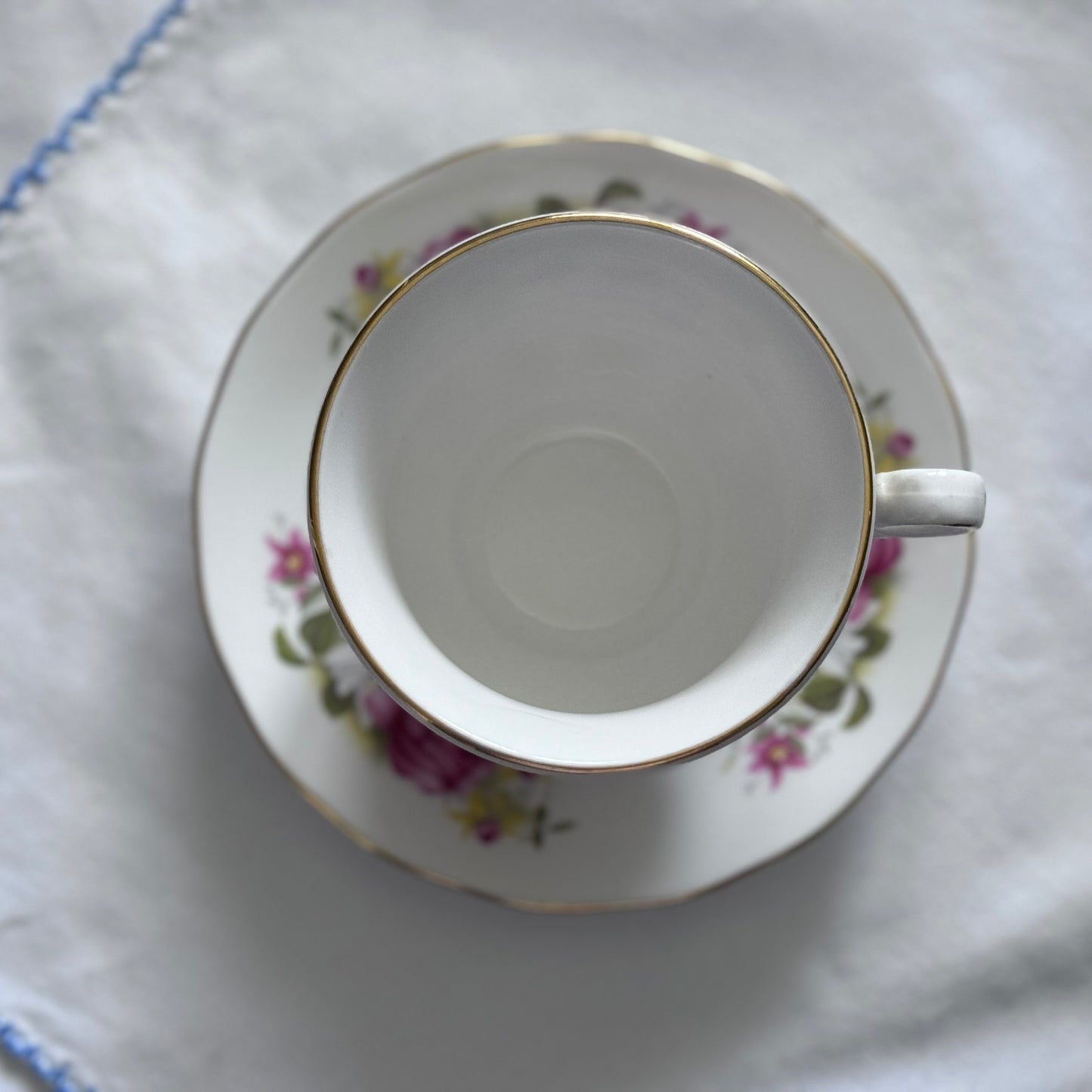 Queen Anne N 8539 Tea Cup and Saucer