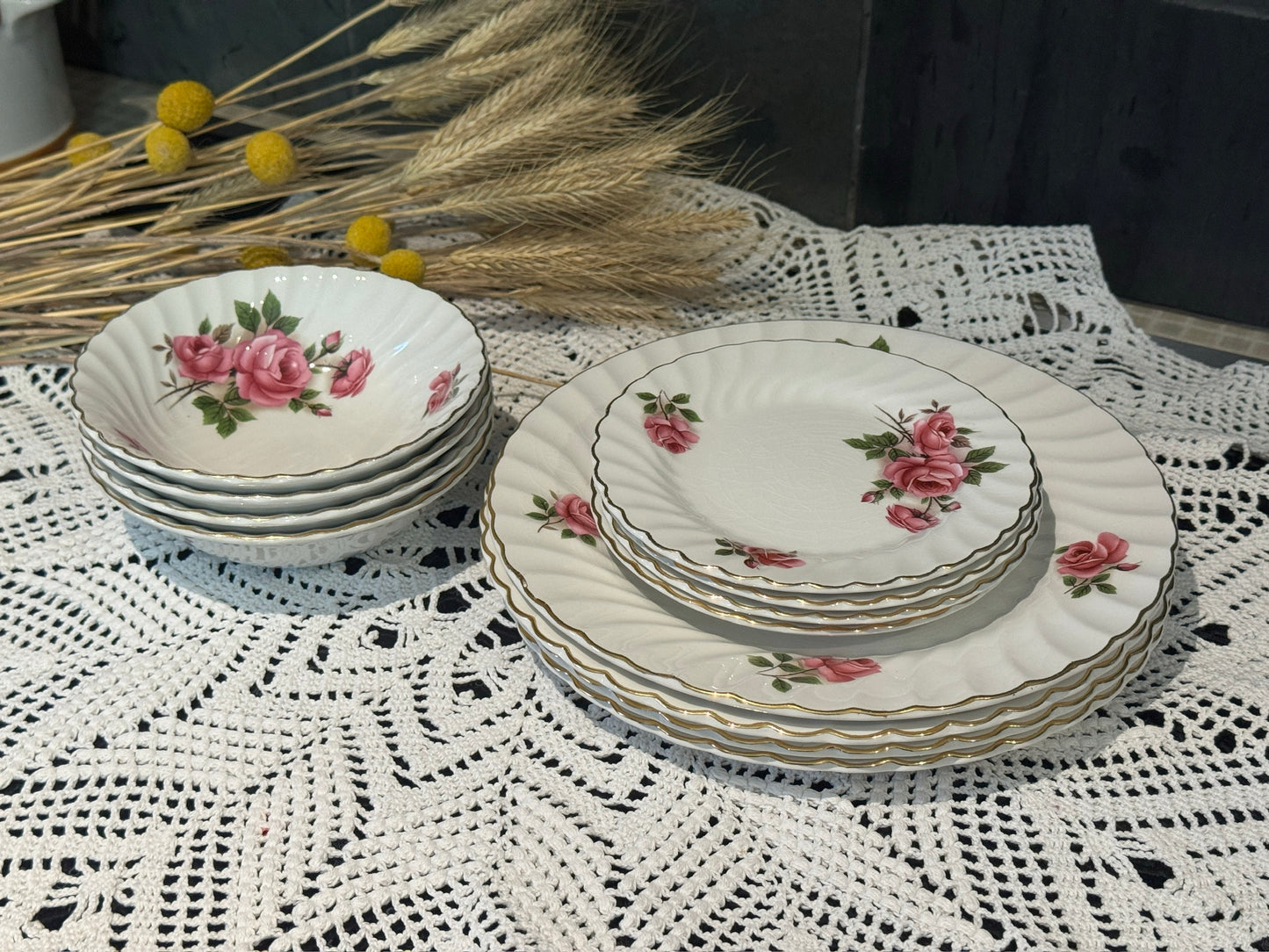 Johnson Brothers LYNMERE Dish Set