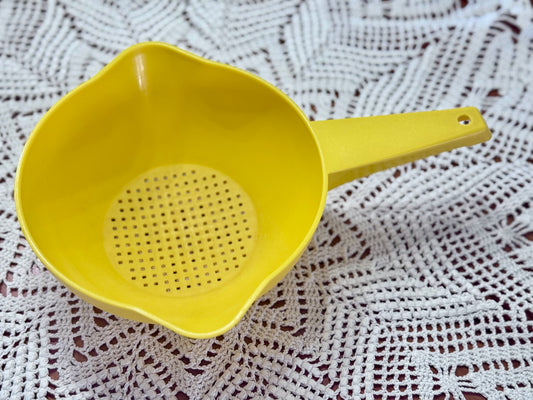 Tupperware 1200-3 Yellow Double Spout Colander/Strainer